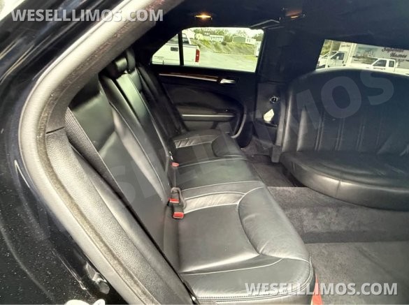 2013 Executive Coach Builders Chrysler 300 Limousine