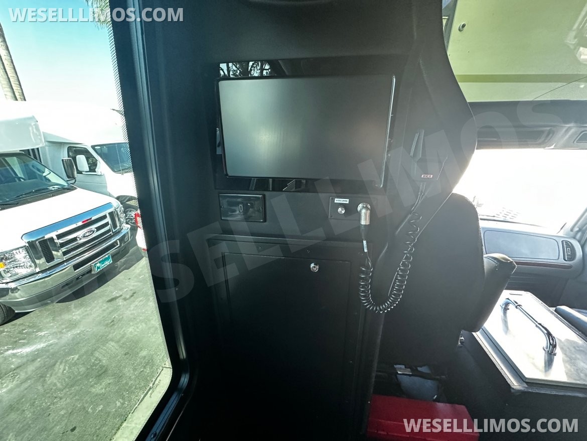Photo of Executive Shuttle for sale: 2018 Freightliner M2106 Passenger Bus by Grech Motors