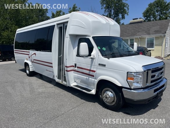 2018 LGE Ford E450 Limo Bus