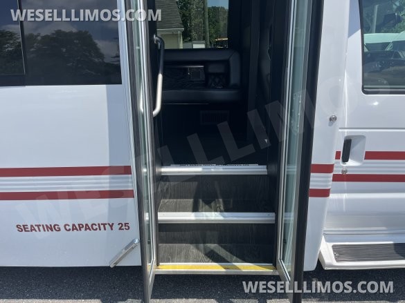 2018 LGE Ford E450 Limo Bus