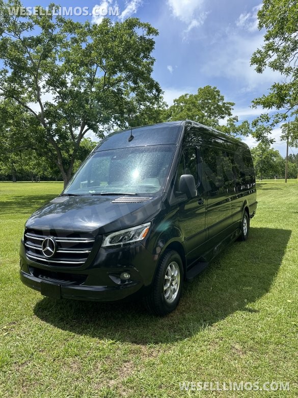 2020 Midwest Automotive Designs Mercedes-Benz Sprinter Day Cruiser 2500