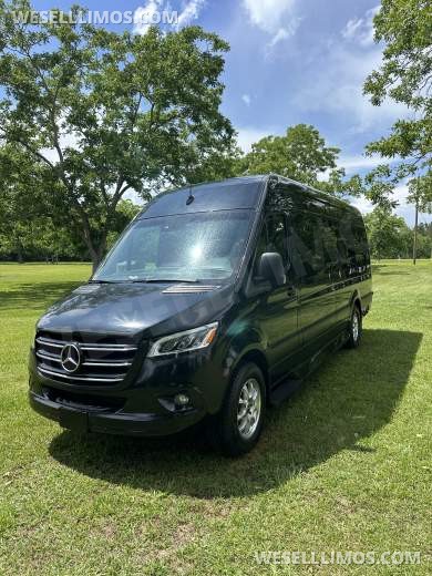 2020 Midwest Automotive Designs Mercedes-Benz Sprinter Day Cruiser 2500