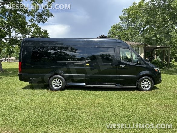 2020 Midwest Automotive Designs Mercedes-Benz Sprinter Day Cruiser 2500