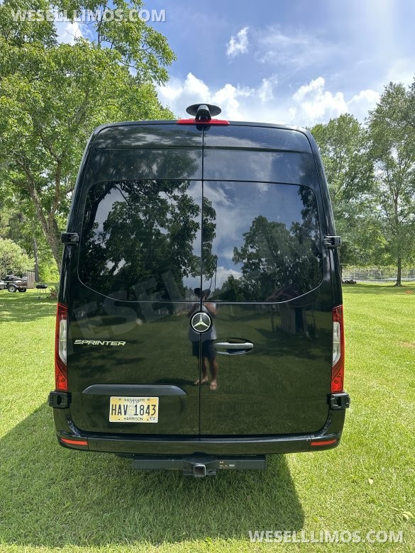 2020 Midwest Automotive Designs Mercedes-Benz Sprinter Day Cruiser 2500