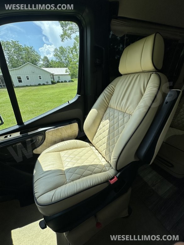 2020 Midwest Automotive Designs Mercedes-Benz Sprinter Day Cruiser 2500