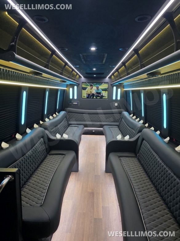 2017 Berkshire Ford E450 Limo Bus - 23 Passenger - New Interior