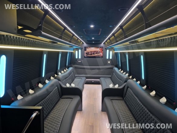 2017 Berkshire Ford E450 Limo Bus - 23 Passenger - New Interior
