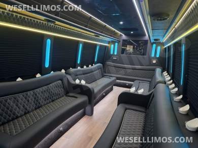 2017 Berkshire Ford E450 Limo Bus - 23 Passenger - New Interior