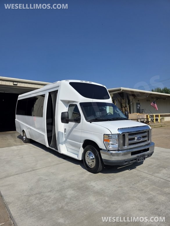 2017 Berkshire Ford E450 Limo Bus - 23 Passenger - New Interior