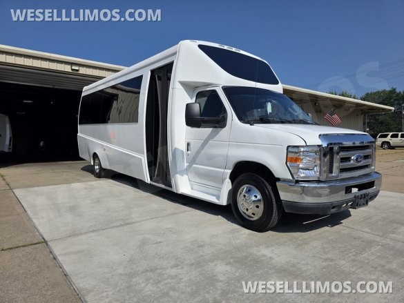 2017 Berkshire Ford E450 Limo Bus - 23 Passenger - New Interior
