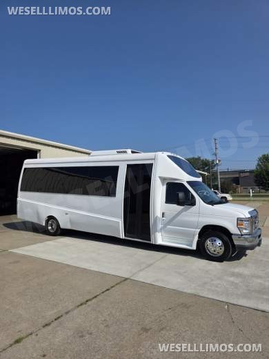 2017 Berkshire Ford E450 Limo Bus - 23 Passenger - New Interior