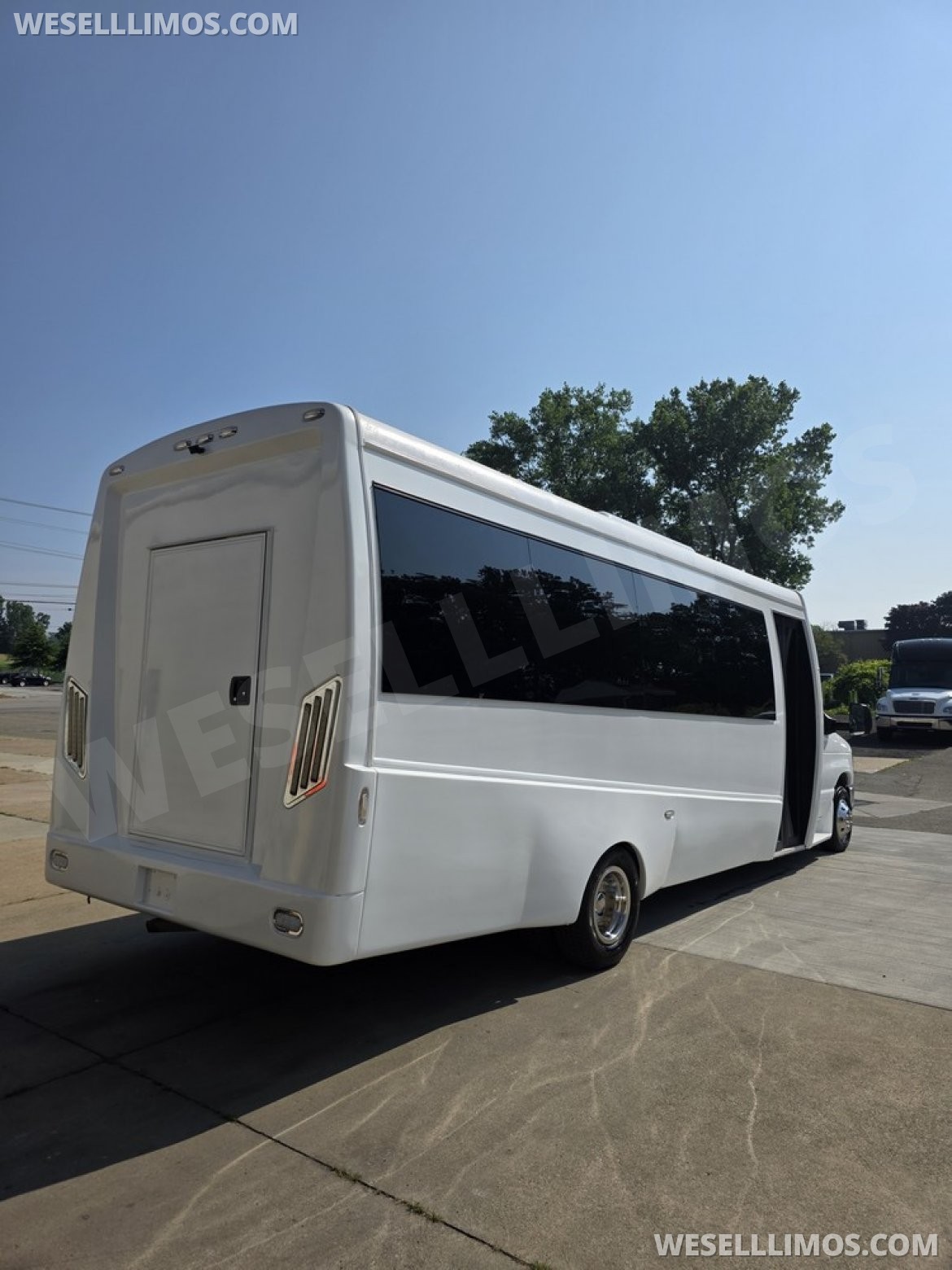 Photo of Limo Bus for sale: 2017 Ford E450 by Berkshire