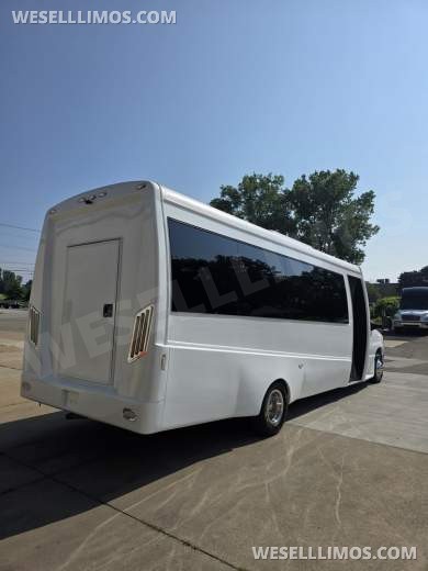 2017 Berkshire Ford E450 Limo Bus - 23 Passenger - New Interior