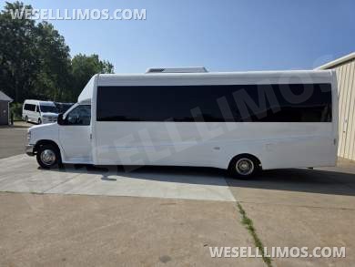 2017 Berkshire Ford E450 Limo Bus - 23 Passenger - New Interior