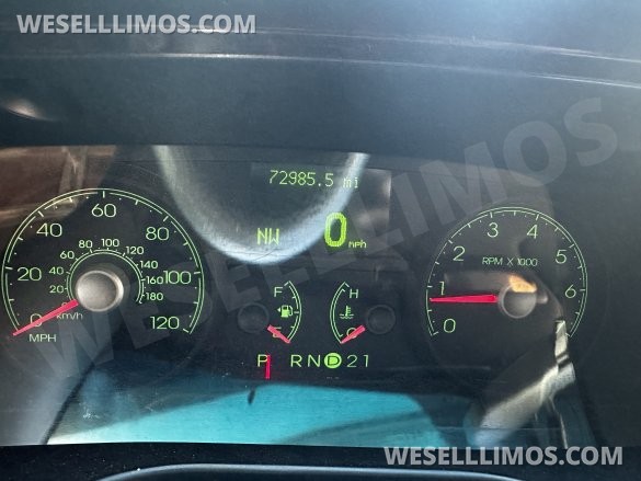 2007 Coach Lincoln Town Car Limousine