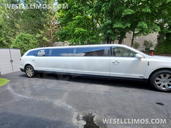 2017 Lincoln MKT Limousine by executive coach builders 120" LIKE NEW,  *LOW MILEAGE*