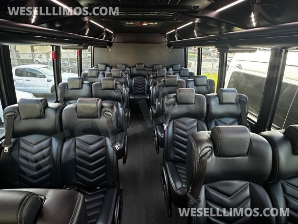 2018 Freightliner M2 GM40 Passenger Bus Executive Shuttle for Sale in CARSON, CA - Photo 3