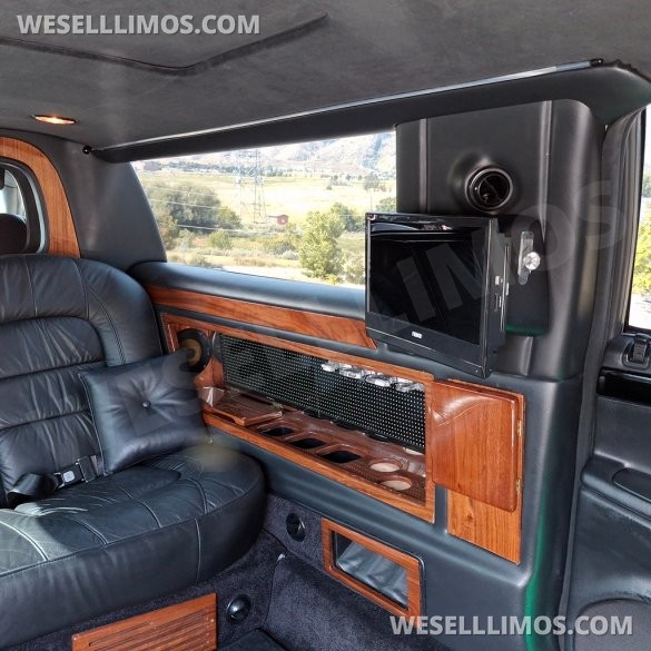 2004 Krystal Cadillac Limousine