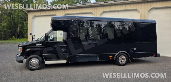 2015 Ford E-450 Shuttle Bus for Sale in Northumberland, PA - Photo 3