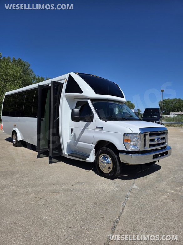 2019 Ford E450 Limo Bus 24 passenger