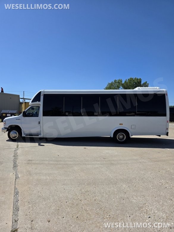 2019 Ford E450 Limo Bus 24 passenger