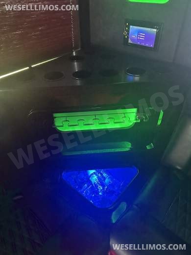 2018 Starcraft / Battisti Ford F550 Limo Bus