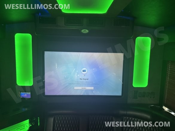 2018 Starcraft / Battisti Ford F550 Limo Bus