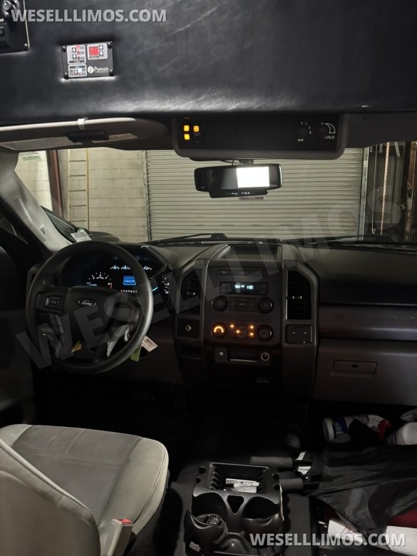 2018 Starcraft / Battisti Ford F550 Limo Bus
