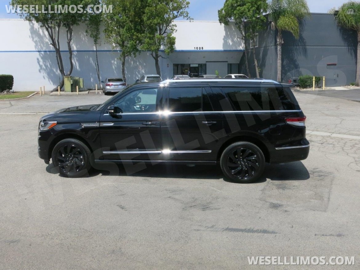 Photo of SUV for sale: 2024 Lincoln Navigator L Reserve by Lincoln