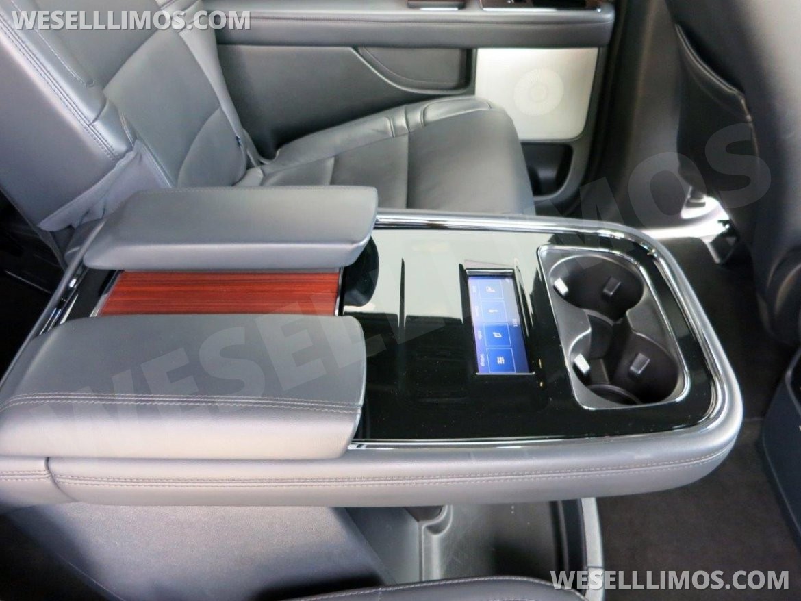 Photo of SUV for sale: 2024 Lincoln Navigator L Reserve by Lincoln