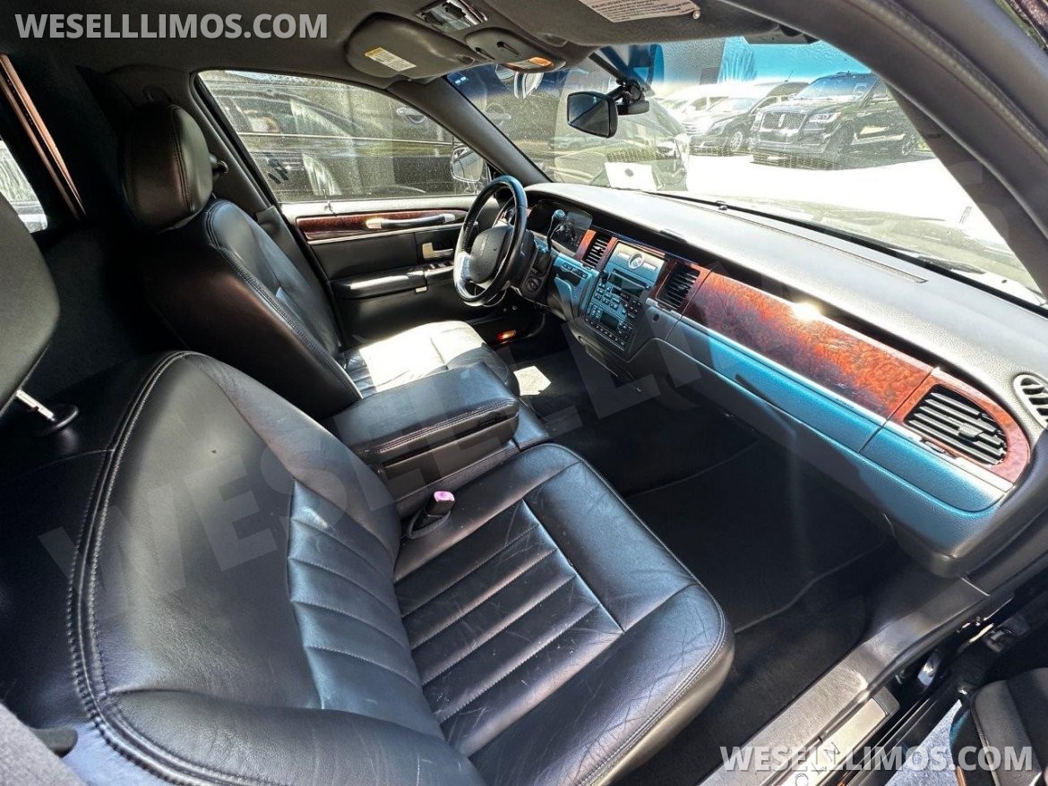 Photo of Funeral for sale: 2010 Lincoln Town Car by Krystal
