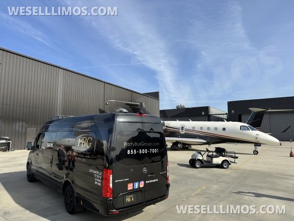 2019 Platinum Big Toys Mercedes-Benz 3500 Limo Bus