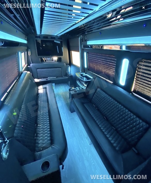 2019 Platinum Big Toys Mercedes-Benz 3500 Limo Bus