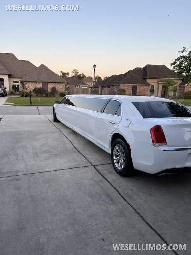2016 Chrysler 300 Limousine