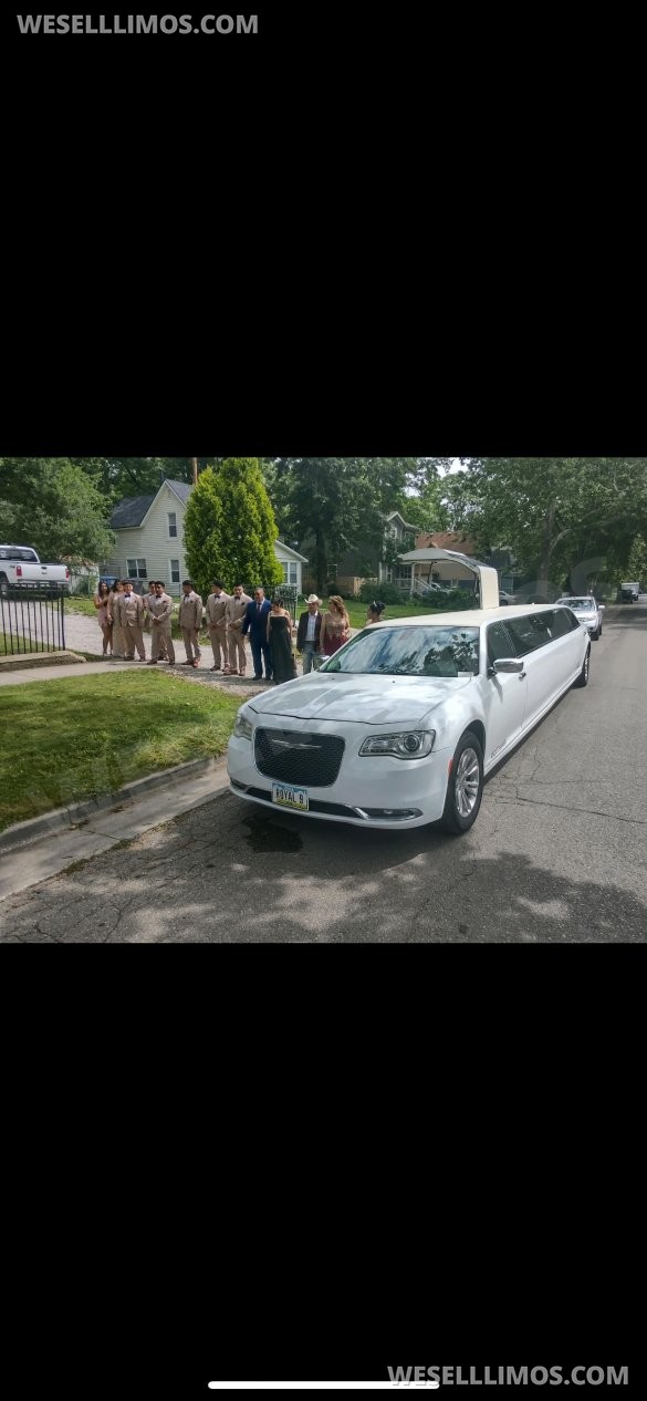 2016 Chrysler 300 Limousine
