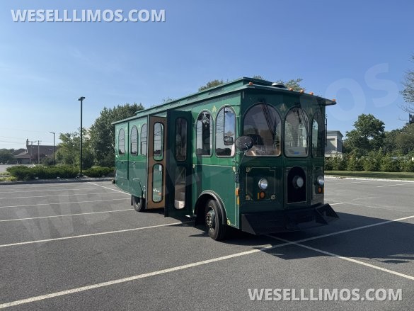 2006 Hometown Villager Ford F53 Trolley