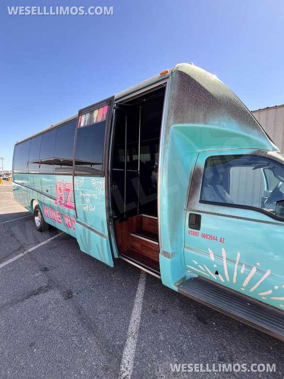 2015 Grech Motors Ford F550 Shuttle Bus