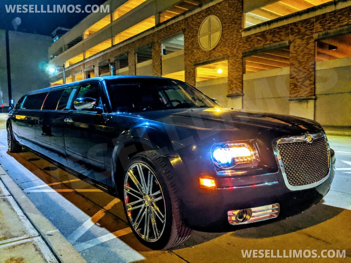 Limousine for sale: 2010 Chrysler 300 120"