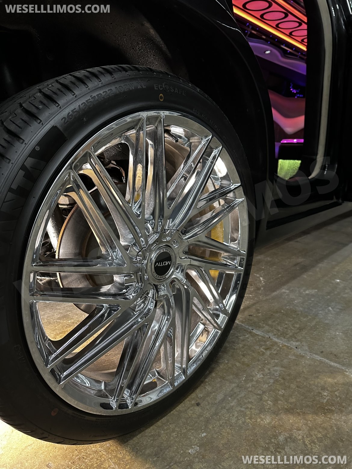 Photo of Limousine for sale: 2010 Chrysler 300 120&quot;