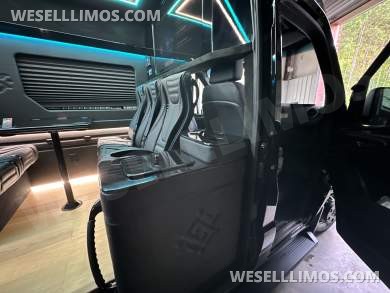 2025  Luxury Shuttle Sprinter - Financing Available For Most Business Owners