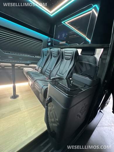 2025  Luxury Shuttle Sprinter - Financing Available For Most Business Owners