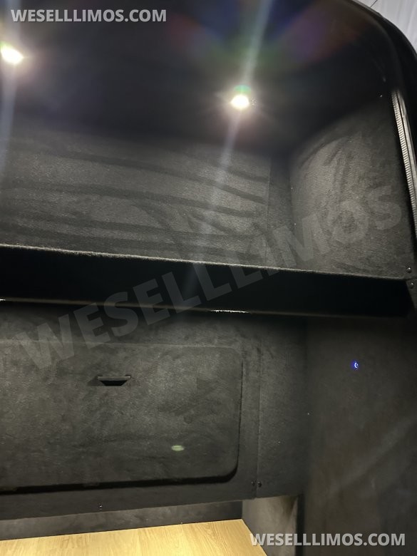 2025  Luxury Shuttle Sprinter - Financing Available For Most Business Owners