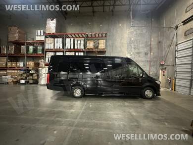 2025  Luxury Shuttle Sprinter - Financing Available For Most Business Owners
