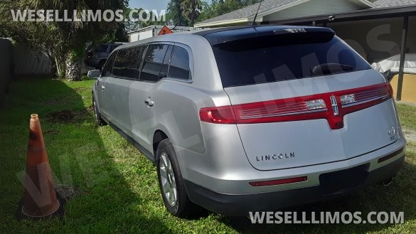 2014 Lincoln MKT Limousine