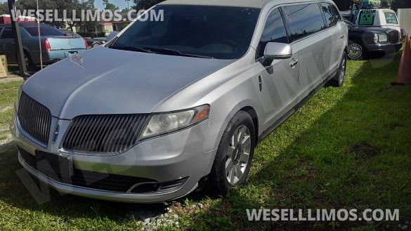 2014 Lincoln MKT Limousine