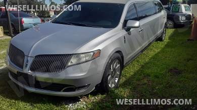 2014 Lincoln MKT Limousine