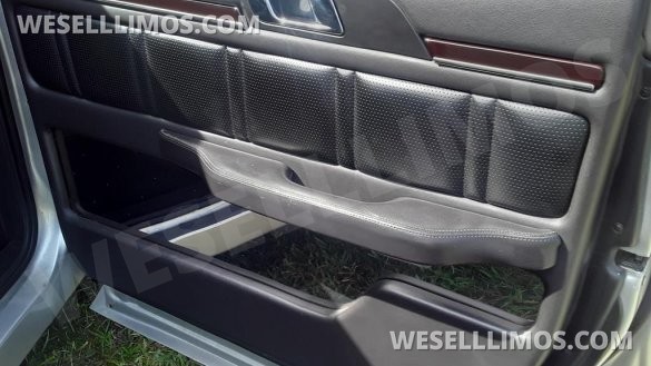 2014 Lincoln MKT Limousine