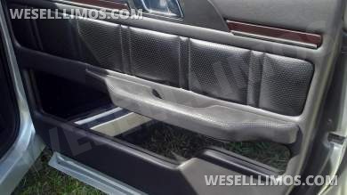 2014 Lincoln MKT Limousine