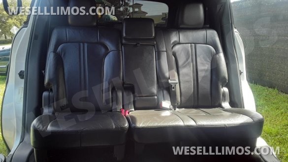 2014 Lincoln MKT Limousine