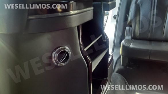 2014 Lincoln MKT Limousine